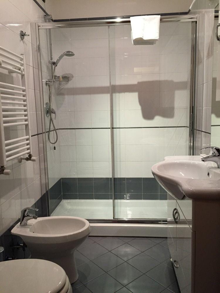 רומא Rest Guesthouse מראה חיצוני תמונה