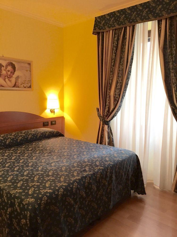 רומא Rest Guesthouse מראה חיצוני תמונה