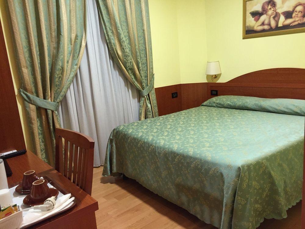 רומא Rest Guesthouse מראה חיצוני תמונה