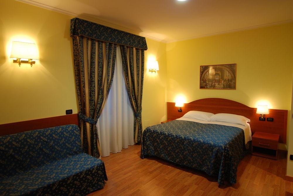 רומא Rest Guesthouse מראה חיצוני תמונה