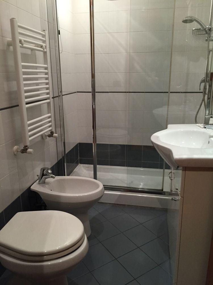 רומא Rest Guesthouse מראה חיצוני תמונה
